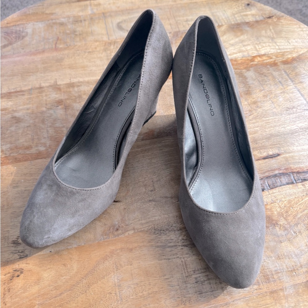 Grey Suede Bandalino Round Toe Wedge Pump - size 8.5